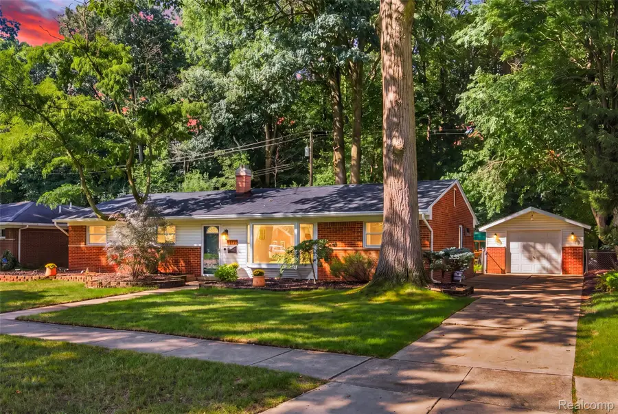 18329 Norwich Road, Livonia, MI 48152 - #2
