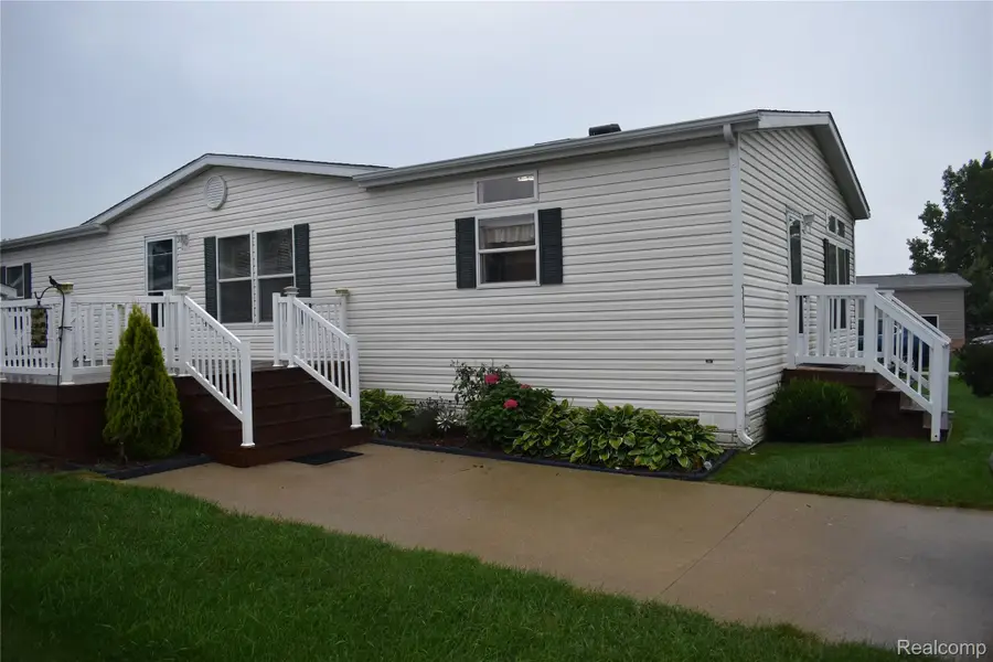 5485 Oakmont, Howell, MI 48843 - #3