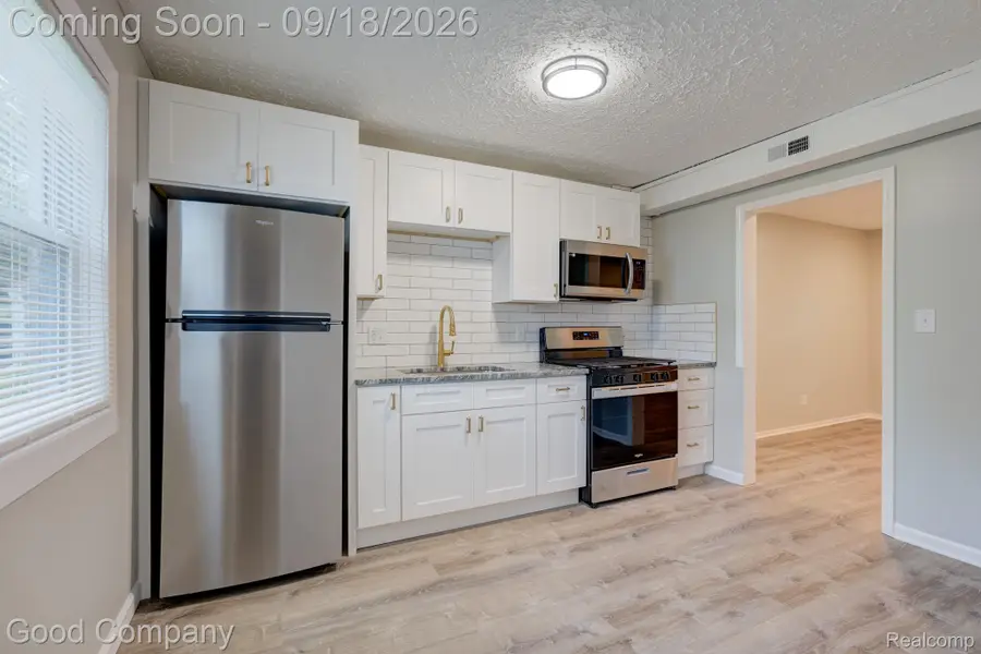 31610 Antrim Court, Westland, MI 48186 - #2