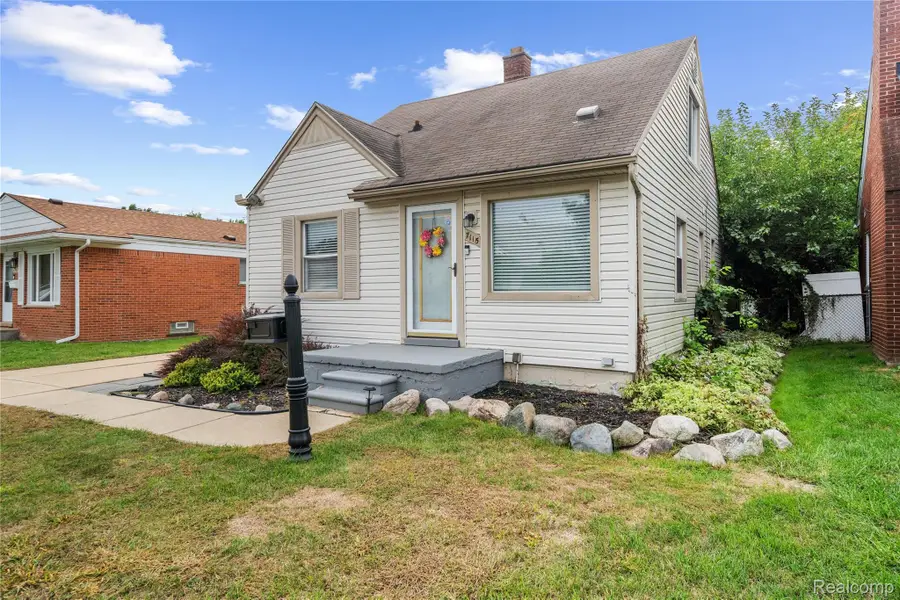 7115 Norborne Avenue, Dearborn Heights, MI 48127 - #2