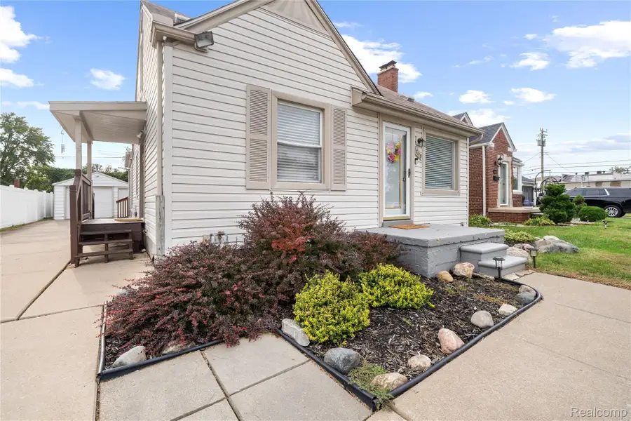 7115 Norborne Avenue, Dearborn Heights, MI 48127 - #3