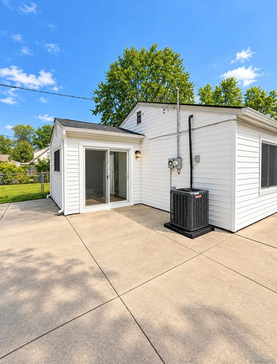 4484 Ziegler Street, Dearborn Heights, MI 48125 - #2