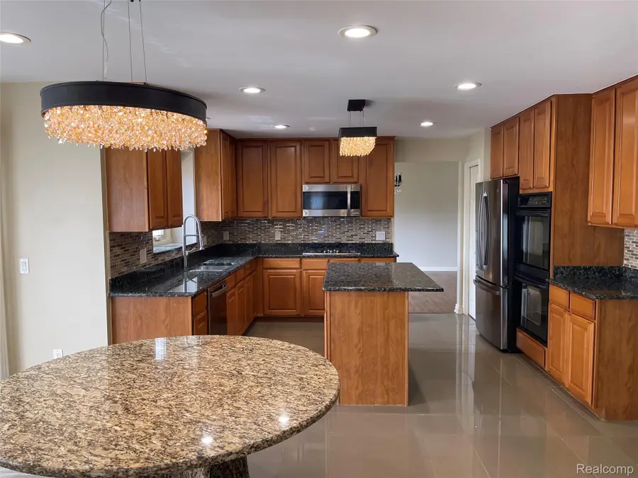 45856 Bristol Circle, Novi, MI 48377 - #2