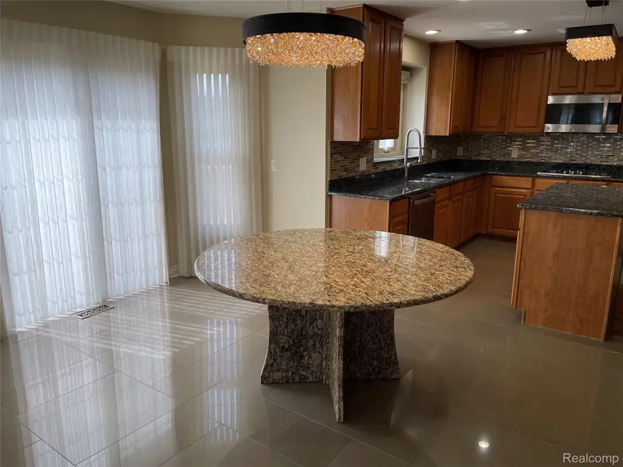 45856 Bristol Circle, Novi, MI 48377 - #3