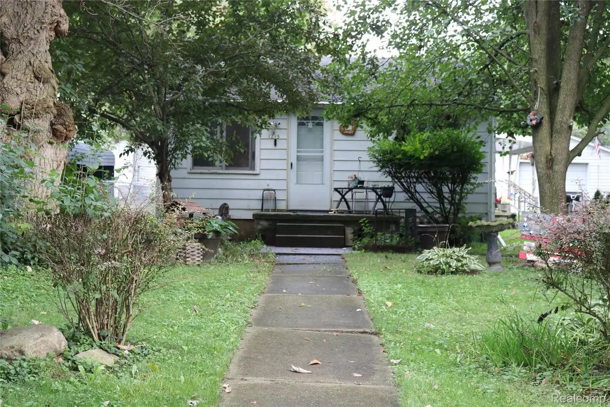 1215 W Genesee Avenue, Flint, MI 48505 - #1