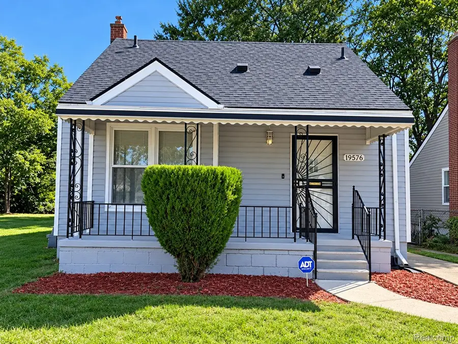 19576 Dresden Street, Detroit, MI 48205 - #2