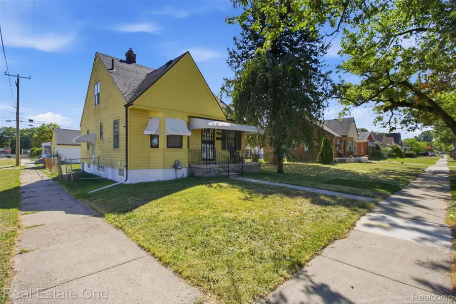 6698 Rockdale Street, Dearborn Heights, MI 48127 - #2