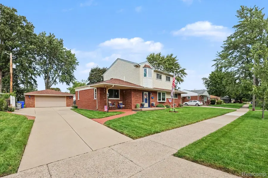 18237 Davidson, Fraser, MI 48026 - #2