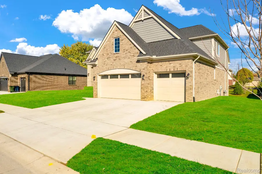 49402 Carles Drive, Macomb, MI 48044 - #2