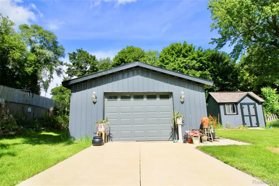 16204 Seymour Road, Linden, MI 48451 - #2