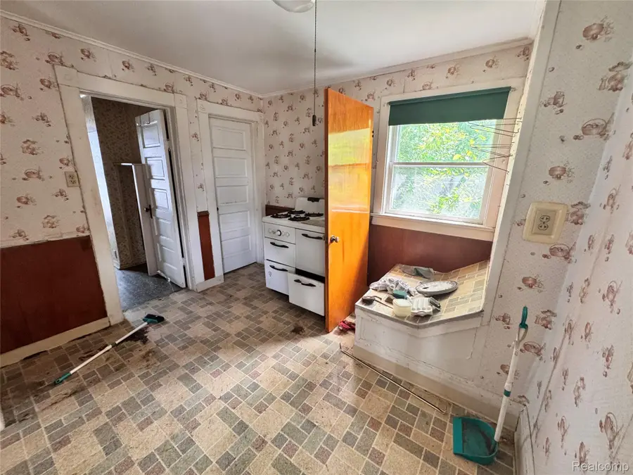 414 S Bates Street, Saginaw, MI 48602 - #3