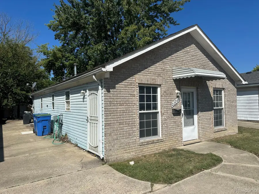 23245 Stewart Avenue, Warren, MI 48089 - #3