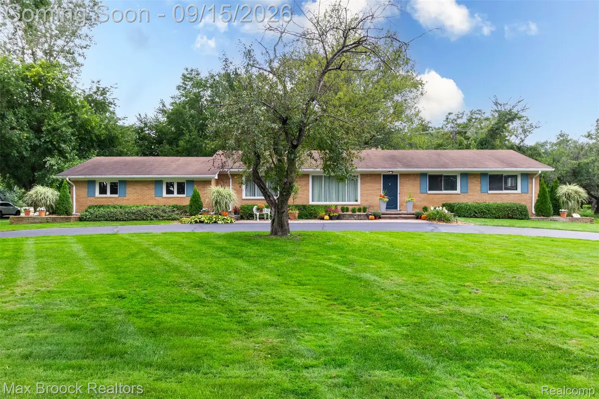 28513 W Kalong Circle, Southfield, MI 48034 - #1