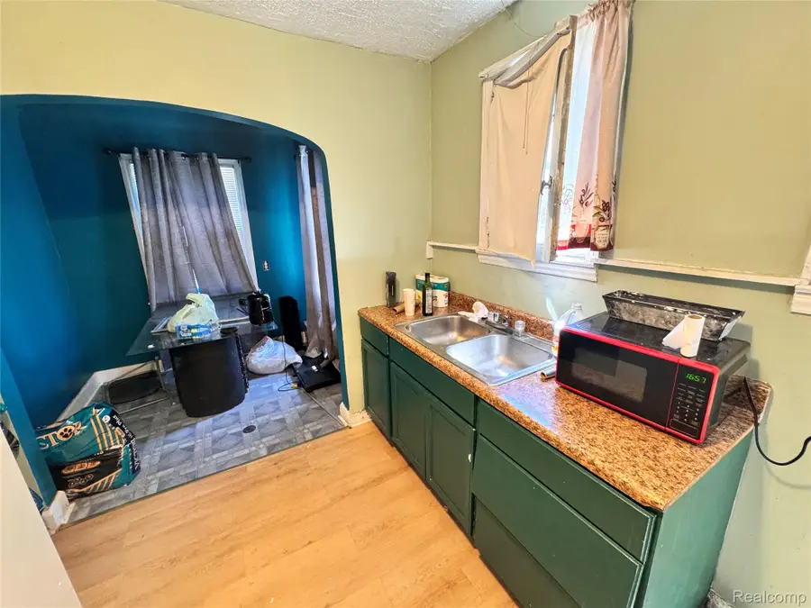 9183 Appoline Street, Detroit, MI 48228 - #2