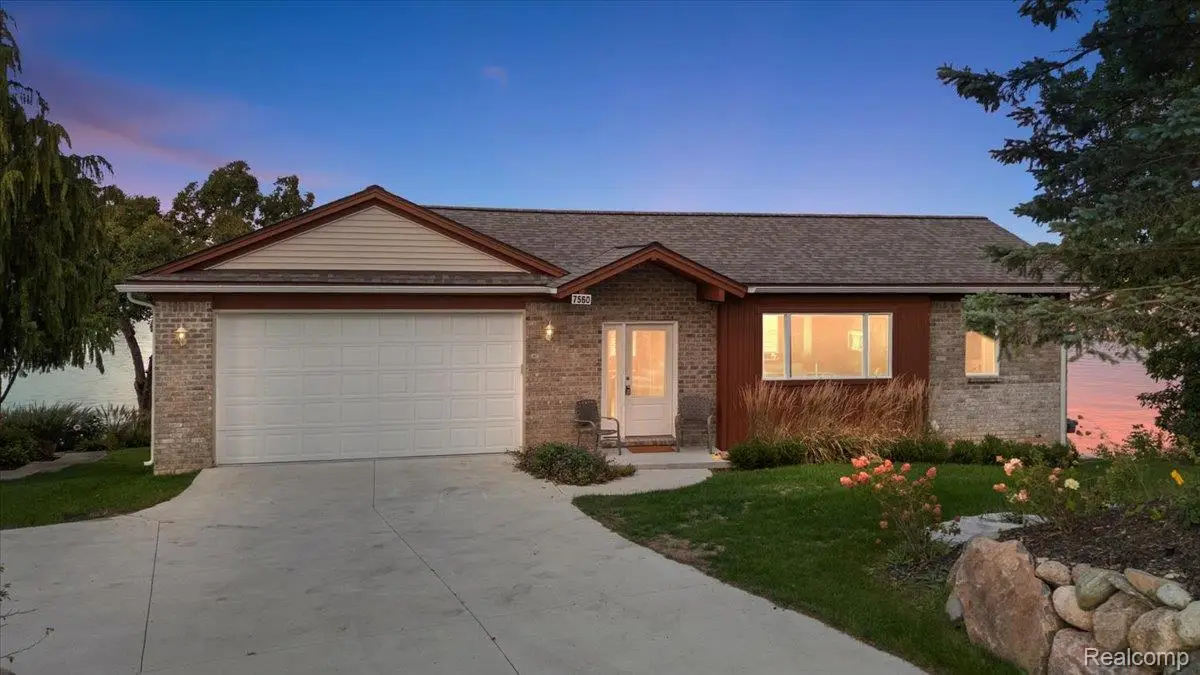 7560 Maceday Lake Road, Waterford, MI 48329 - #1