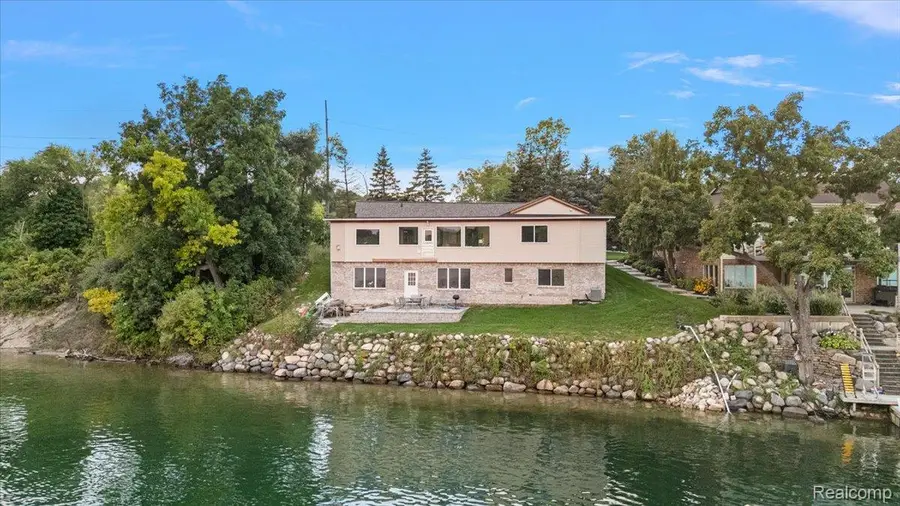 7560 Maceday Lake Road, Waterford, MI 48329 - #2