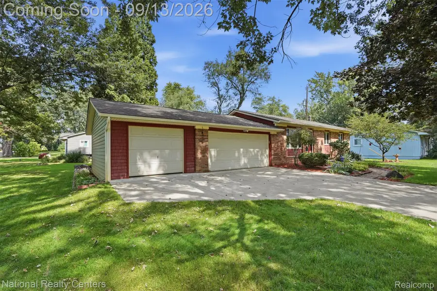 1270 Mccoy Street, Wolverine Lake, MI 48390 - #3