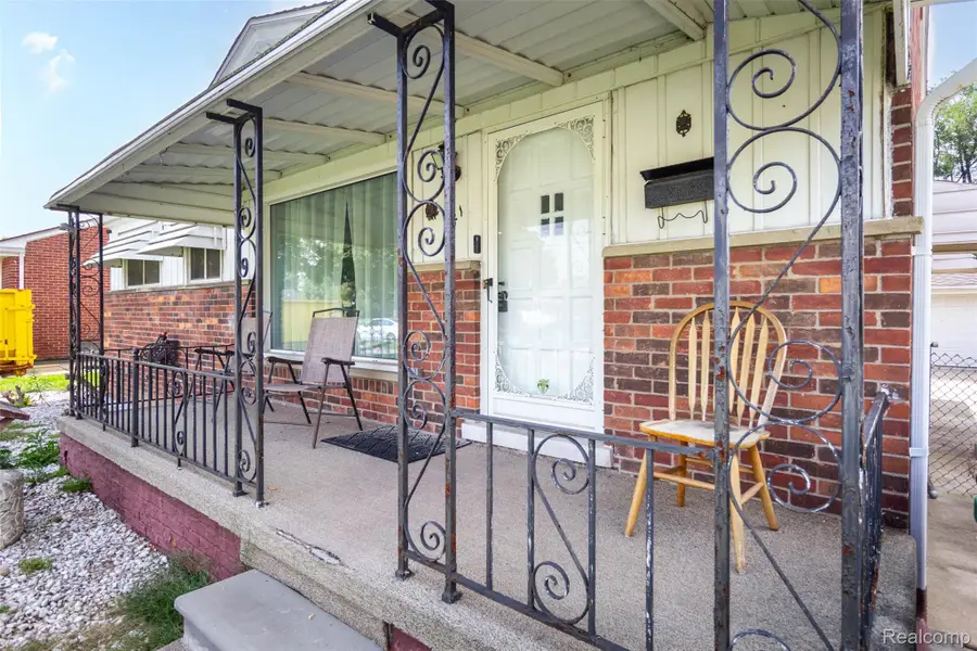 141 Lathers Street, Garden City, MI 48135 - #3