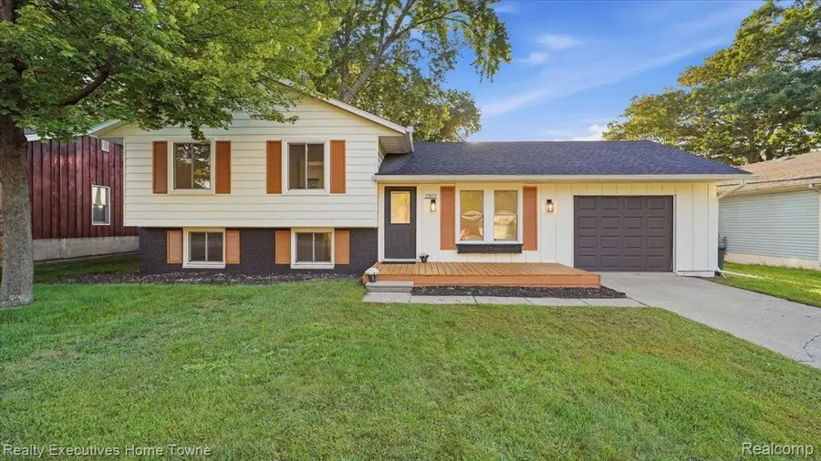 2302 17th Avenue, Port Huron, MI 48060 - #2