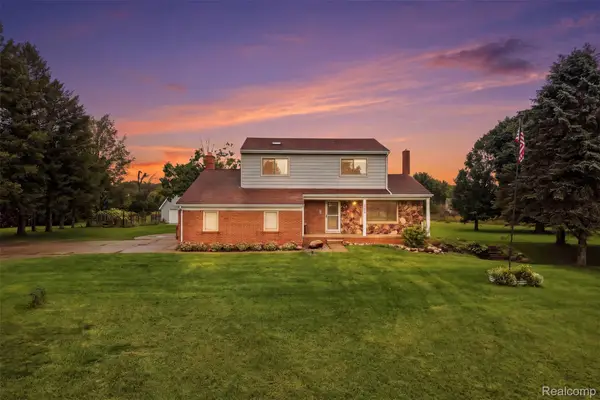 2800 Cedar Valley Drive, Howell, MI 48843