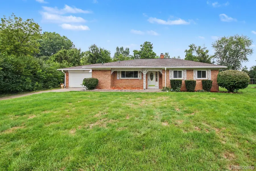 1254 Arrowhead Drive, Burton, MI 48509 - #2