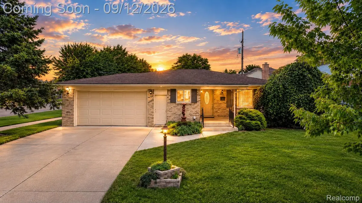 34398 Greentrees Road, Sterling Heights, MI 48312 - #1