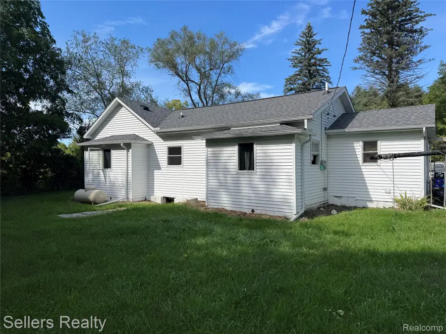 7230 N Mckinley Road, Flushing, MI 48433 - #2