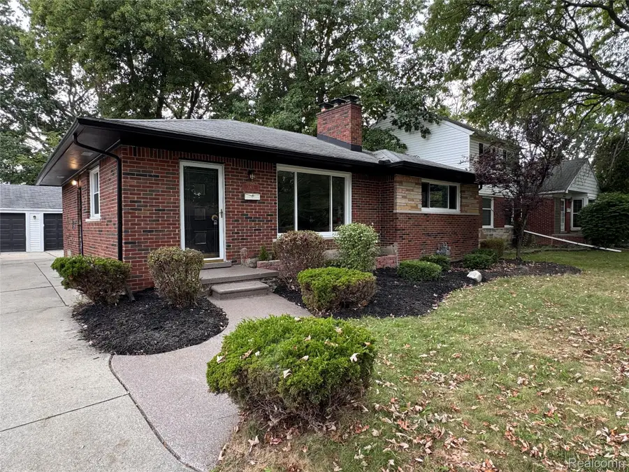 20618 Woodside Street, Harper Woods, MI 48225 - #3
