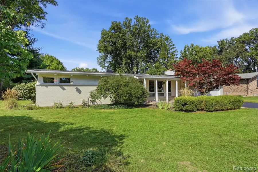 2644 Saint Joseph, West Bloomfield, MI 48324 - #2