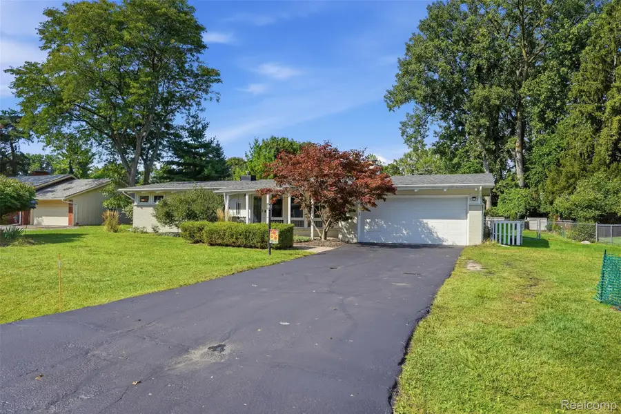 2644 Saint Joseph, West Bloomfield, MI 48324 - #3