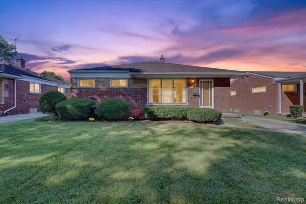 9561 Salem, Redford, MI 48239