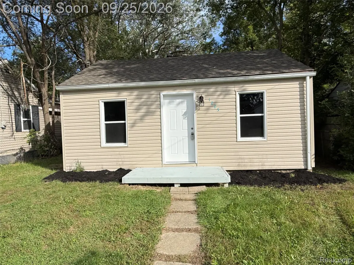 1225 Wells Street, Burton, MI 48529 - #1
