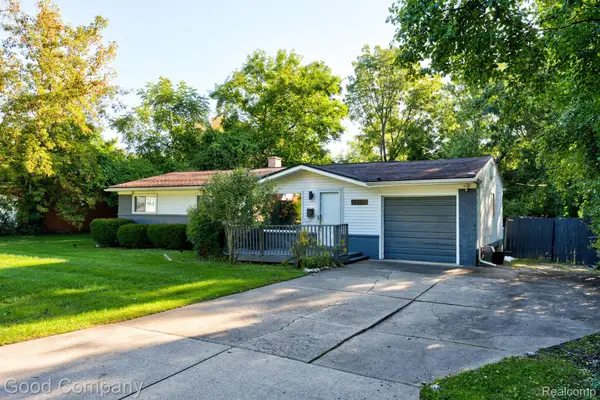 30110 Fairfax Street, Southfield, MI 48076