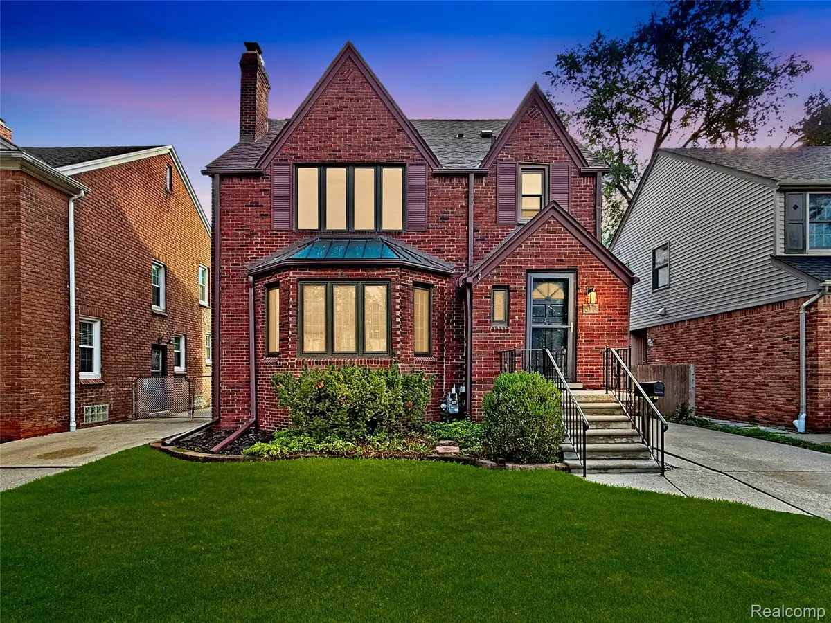 312 Mckinley Avenue, Grosse Pointe Farms, MI 48236 - #1