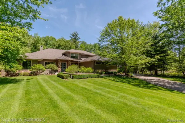 3479 E Shady Ridge Lane, Midland, MI 48642