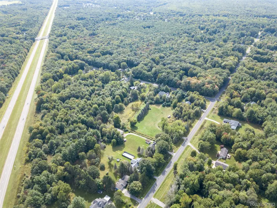 2140 N 5 Mile Road Road, Midland, MI 48642 - #2