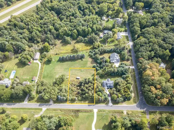 2140 N 5 Mile Road, Midland, MI 48642