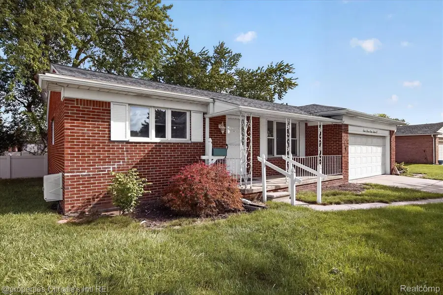 14150 Williamsburg Drive, Riverview, MI 48193 - #2
