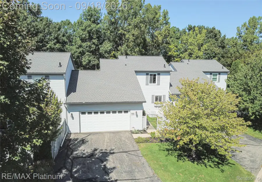 7555 Radcliffe, Brighton, MI 48114 - #3