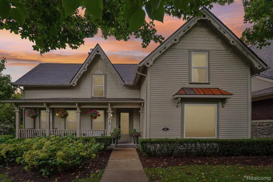315 W Commerce Street, Milford, MI 48381 - #2
