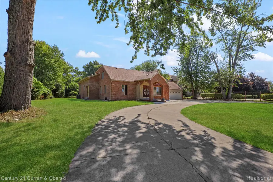 214 N Beech Daly Road, Dearborn Heights, MI 48127 - #3