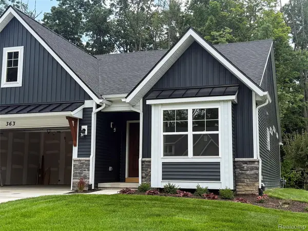 363 Canyon Creek Court #22, Howell, MI 48843