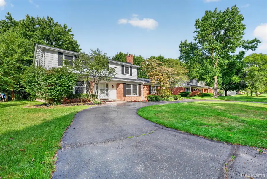 29653 Club House Lane, Farmington Hills, MI 48334 - #2
