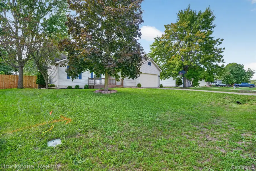 6098 Hedgerow Circle, Burton, MI 48439 - #3