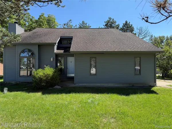11449 Torrey Road, Fenton, MI 48430