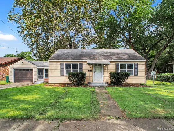 208 W Wayne Street, Durand, MI 48429
