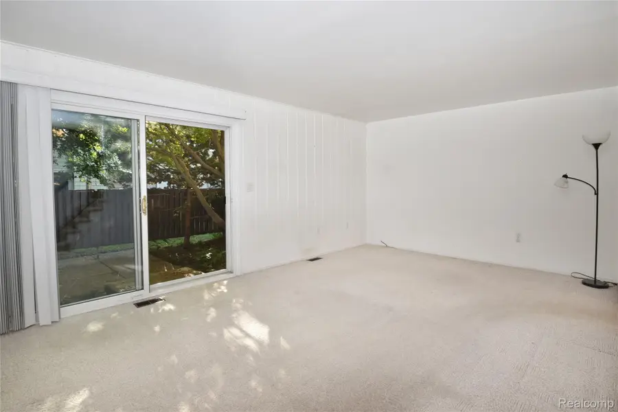 1938 Torquay Avenue, Royal Oak, MI 48073 - #3