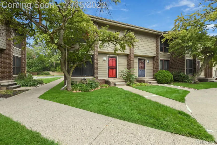 20977 Sherman Avenue, Southfield, MI 48033 - #2