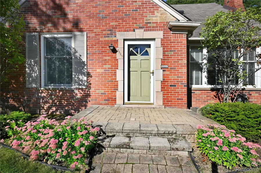 2323 Elmhurst Avenue, Royal Oak, MI 48073 - #2