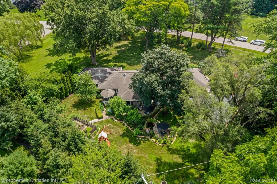 32765 Eastlady Drive, Beverly Hills, MI 48025 - #2